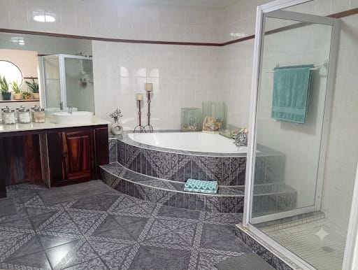 4 Bedroom Property for Sale in Nahoon Valley Park Eastern Cape